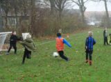 Voetbalpieten bezoeken training S.K.N.W.K. JO9-1 en JO7-1 op zaterdag 4 december 2021 (14/75)